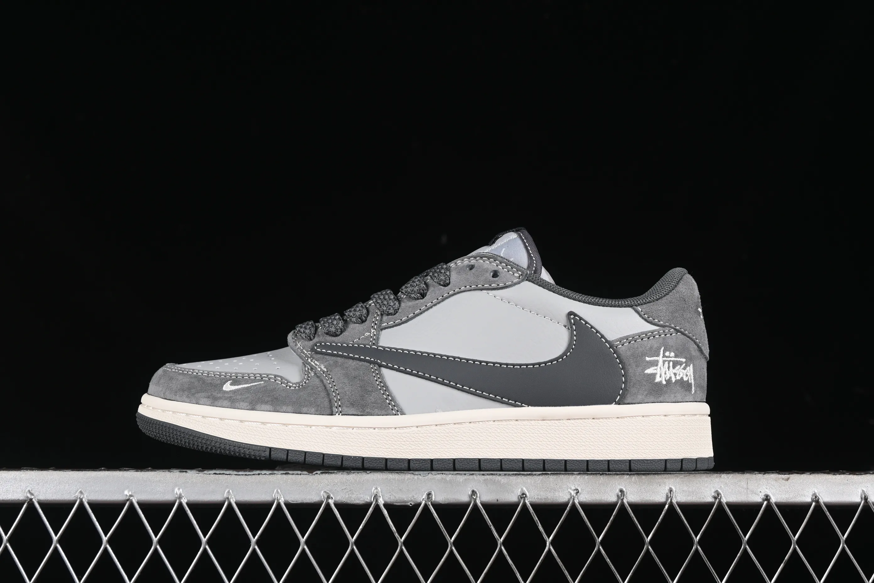 All Categories Air Jordan Jordan Series Basketball Shoes Air Jordan 1 Low High-end Customized Low-top Shoes Travis Scott x Fragment Design x Air Jordan 1 Low OG SP AJ1 Joe 1 Stussi Joint-Meteo Gray Low-top Cultural Casual Shoes SJ2068-120